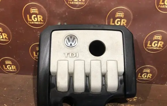Volkswagen Touran I Engine cover (trim) 03G103925