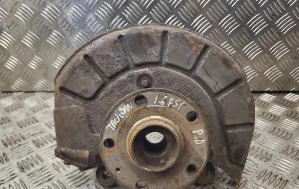 Volkswagen Touran I Front wheel hub