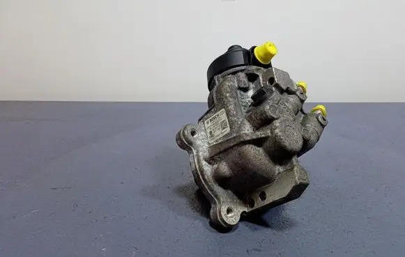 Skoda Rapid (NH) Fuel injection high pressure pump 04L130755E