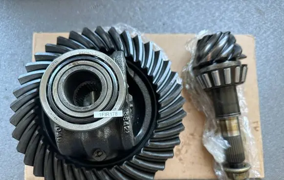 Nissan Patrol Y60 Front differential 3810005J60 38421S9000