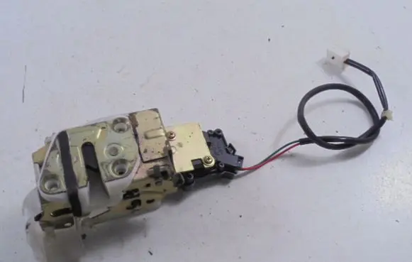Mazda Demio Rear door lock