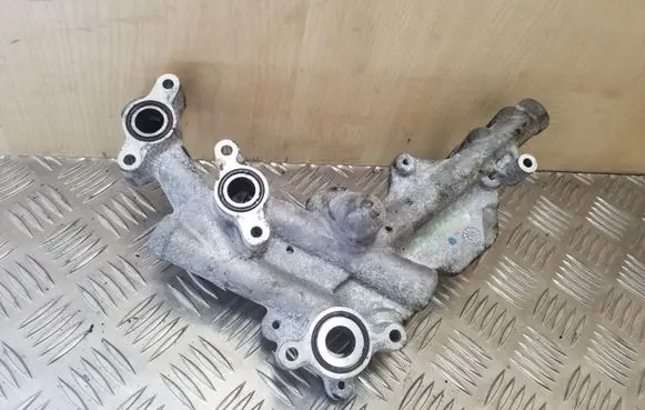 Toyota Auris 150 Other engine bay part