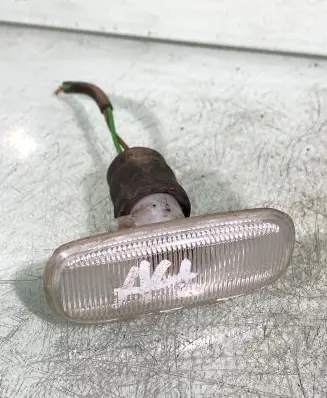 Audi A4 S4 B5 8D Front fender indicator light