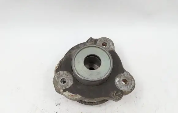 Front wheel hub spindle knuckle