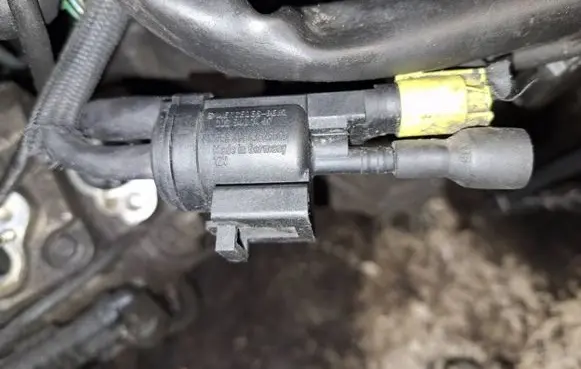 Mercedes-Benz E W212 Turbo solenoid valve 0025401497