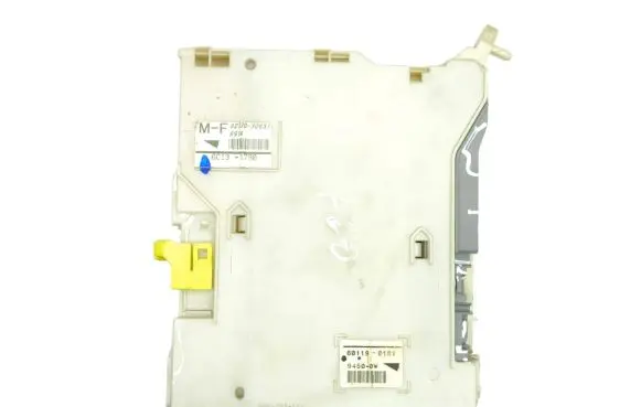Lexus GS 300 350 430 450H Fuse module 8273030631