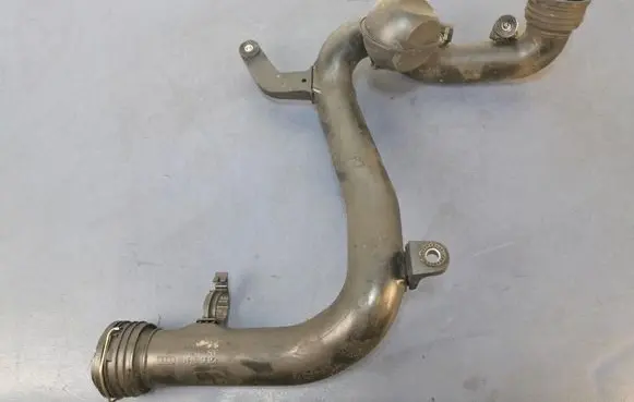Volkswagen Jetta V Air intake hose/pipe 1K0145782BP