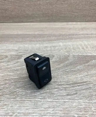 BMW 5 E39 Electric window control switch 8368974