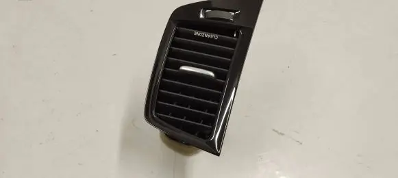 Volvo XC90 Dashboard side air vent grill/cover trim 31363715