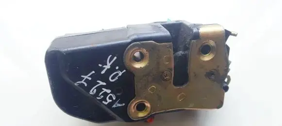 Chrysler PT Cruiser Front door lock