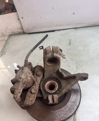 Citroen Berlingo Front wheel hub spindle knuckle 32234