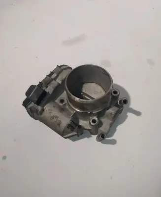 Hyundai Genesis Throttle valve 351002C300