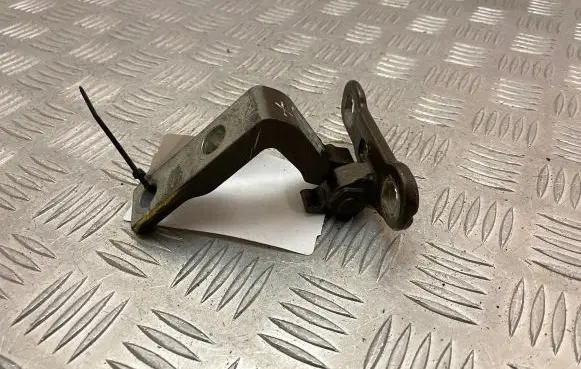 Volvo XC90 Front door upper hinge 31424585