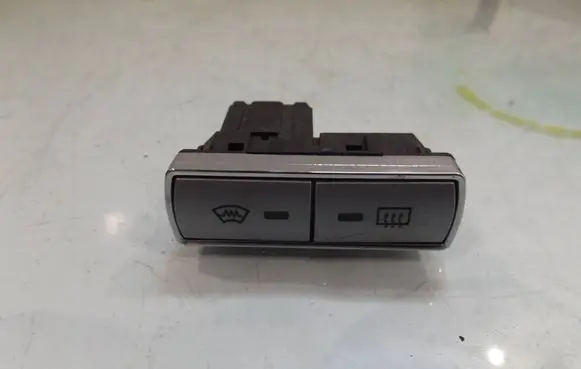 Ford Mondeo Mk III Windscreen/window heater switch 4S7T-18K574-AC