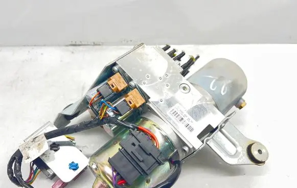 Mercedes-Benz E C207 W207 Convertible roof hydraulic pump A2078000030