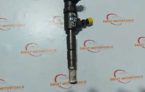Citroen C4 Grand Picasso Fuel injector 0445110739