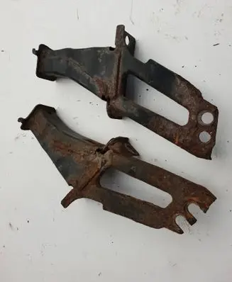 Volvo XC60 Engine mounting bracket