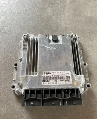 Land Rover Freelander 2 - LR2 Engine control unit/module 6G9112A650AD 0281013202