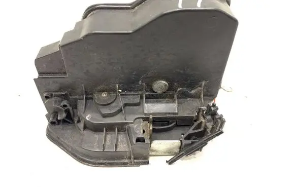 BMW X1 E84 Front door lock 7202146