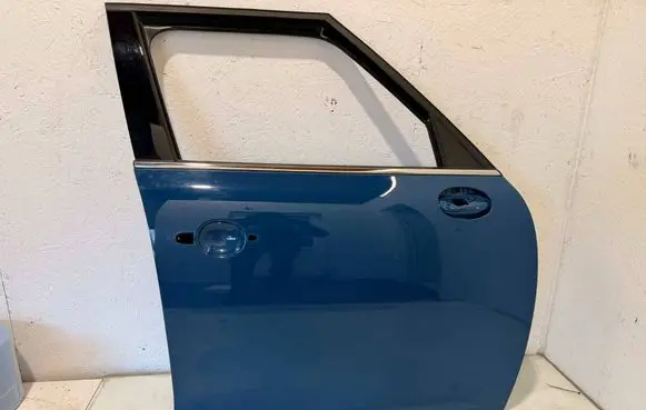 Mini Cooper Countryman R60 Front door 