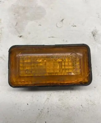 Volkswagen Golf III Front fender indicator light 019662