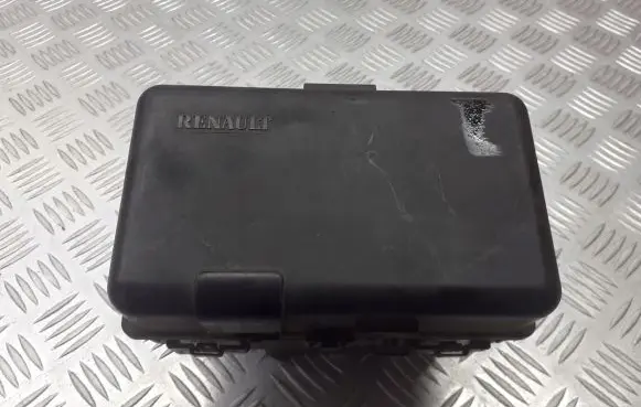 Renault Laguna II Fuse box cover