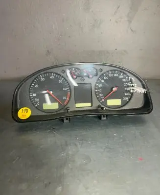 Volkswagen PASSAT B5 Speedometer (instrument cluster) 3B1919880A 110008920026