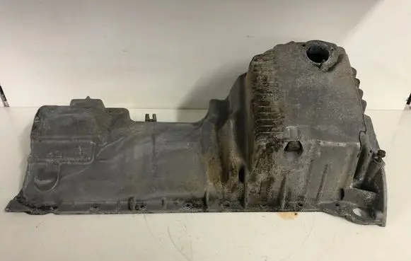 BMW 5 E39 Oil sump 17409179 1740917