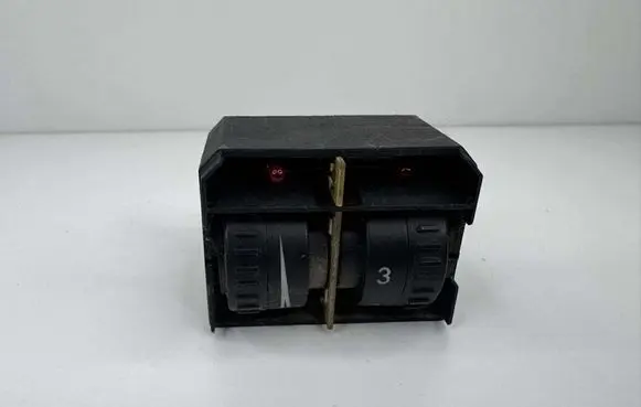 Volkswagen Touran I Headlight level height control switch 1T0941333