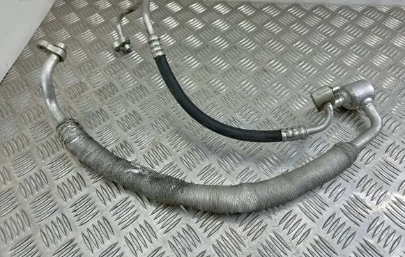 Opel Zafira C Air conditioning (A/C) pipe/hose 13351588