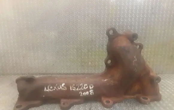 Lexus IS 220D-250-350 Exhaust manifold