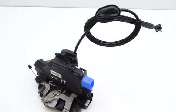 Volkswagen Golf Plus Rear door lock 7L0839016