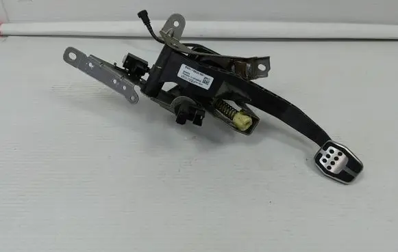 Ford Focus ST Clutch pedal BV617B633ND