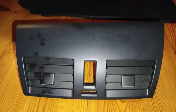 Mazda 3 II Dash center air vent grill BDG755211