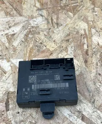 Volkswagen PASSAT B8 Door control unit/module 5Q0959595D 5Q0959595B P10121921