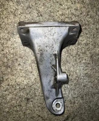 BMW 5 E34 Engine mounting bracket 1135783