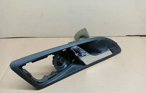 Skoda Octavia Mk2 (1Z) Front door interior handle 1Z0837248