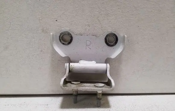 Toyota Yaris Cross Tailgate/trunk/boot hinge