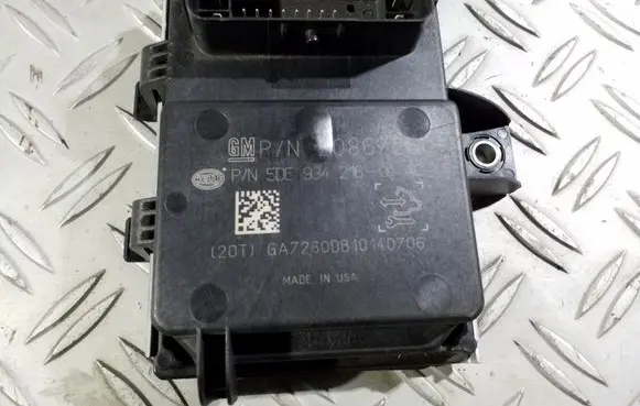 Opel Astra J Fuel injection pump control unit/module 20867260 5DE93421601AC