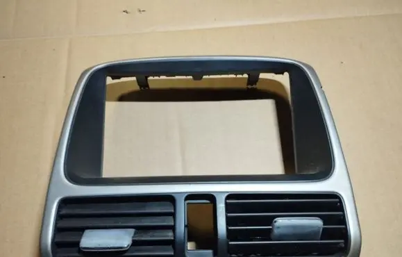 Honda CR-V Radio/GPS head unit trim 