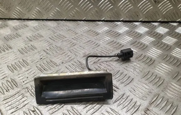Volkswagen Golf IV Tailgate opening switch 1J0827566F