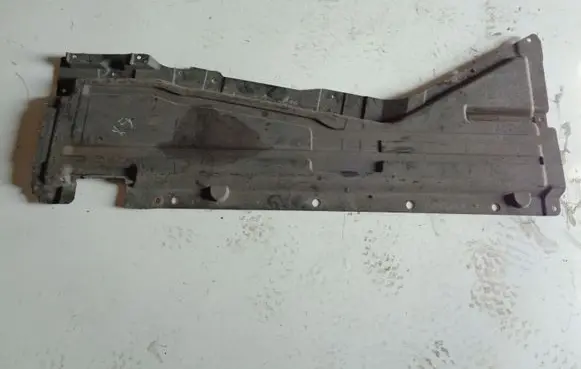 BMW X5 E70 Center/middle under tray cover 7158404 51757158404
