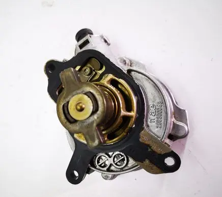 Volkswagen PASSAT B7 USA Vacuum pump 07K145100C