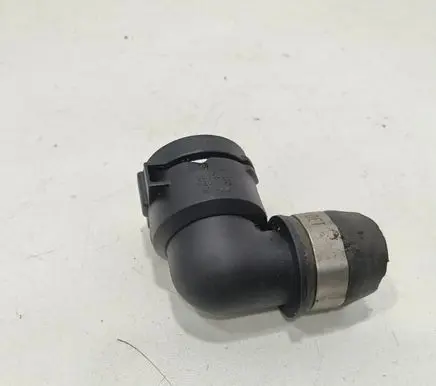 Volkswagen Touran I Engine coolant pipe/hose 1K0122291