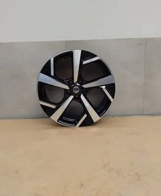 Nissan Qashqai R19 alloy rim HV05B 1053
