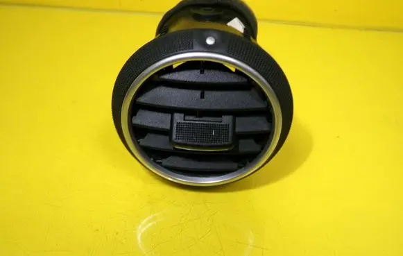 Audi A3 S3 8P Dashboard side air vent grill/cover trim 8P0820901A