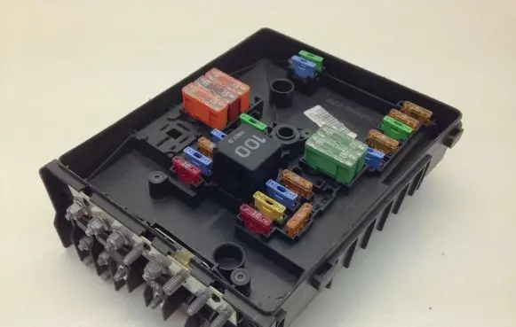 Volkswagen Golf Plus Fuse box set 1K0937125A
