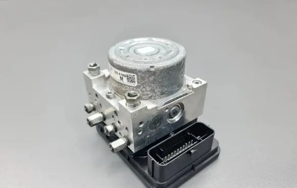 Mazda 3 III ABS Pump 06210244574 BAAN437A0 06210979493