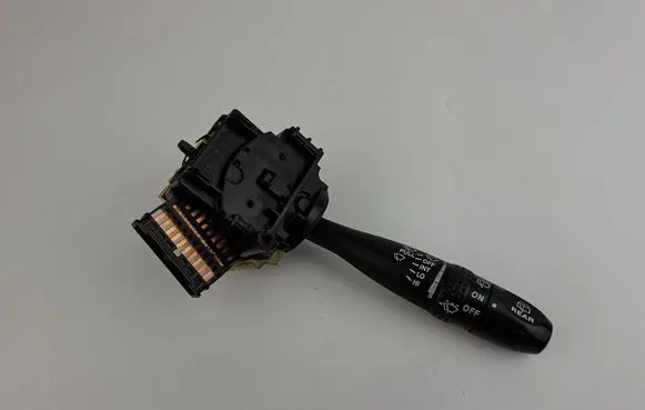 Hyundai Accent Wiper control stalk 75733A