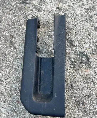 Toyota Prius+ (ZVW40) Rear seat rail trim cover 7215847070